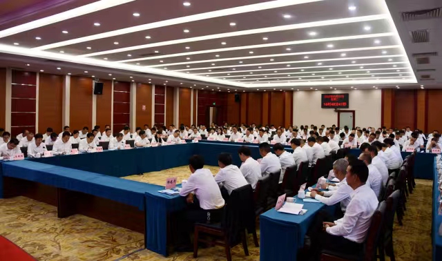 做優(yōu)環(huán)境 破解瓶頸 迅速掀起民營經濟發(fā)展新熱潮——宣威市召開民營經濟高質量發(fā)展暨服務企業(yè)大會